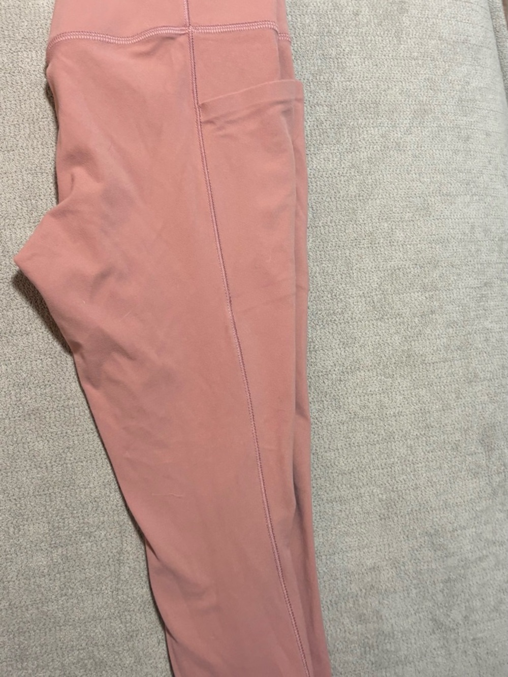 Athleta Salutation stash pocket 7/8 Leggings